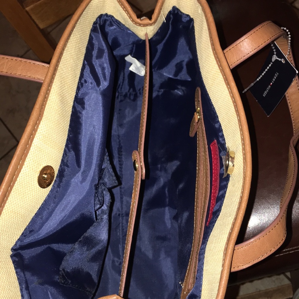 Tommy Hilfiger Purse - Picture 5 of 8